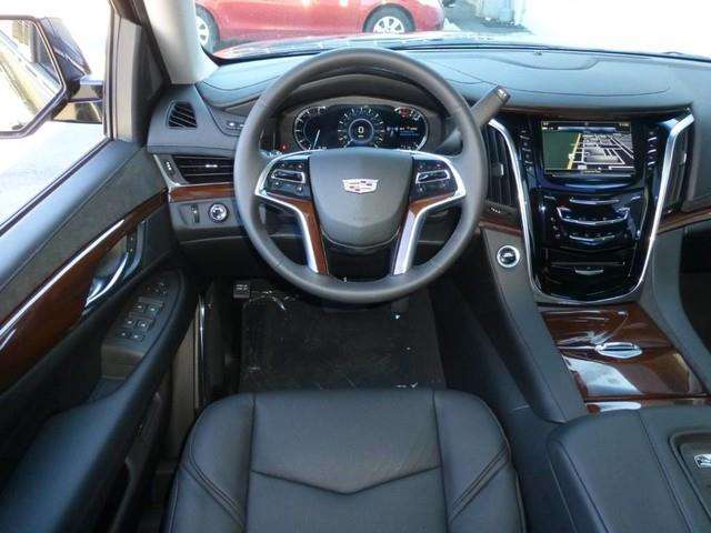 2017 Cadillac Escalade ESV 4x4 Luxury 4dr SUV